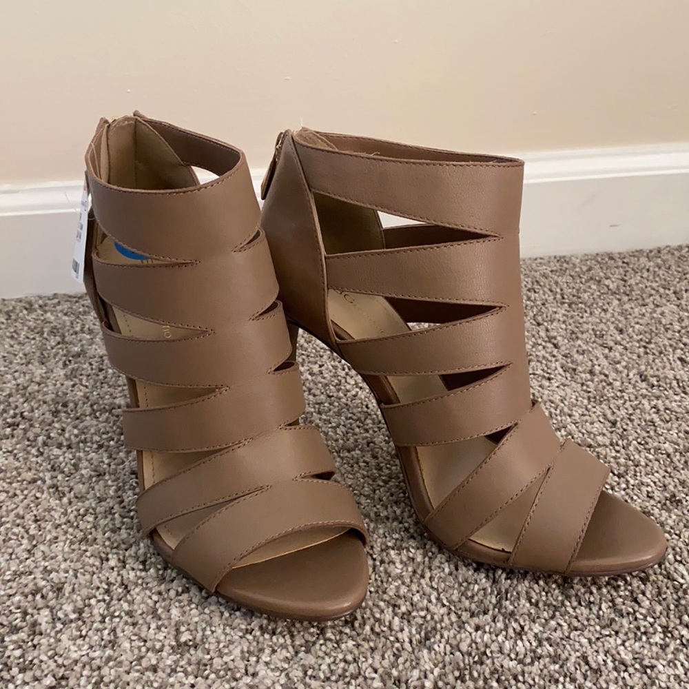 BCBG Heels 7.5